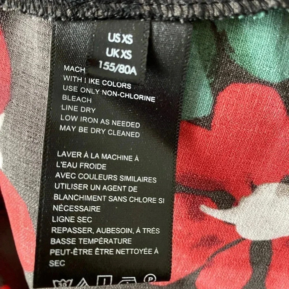 URBAN OUTFITTERS | Michelle Plunging Red & Black Floral Mini Dress Size XS - Picture 7 of 8